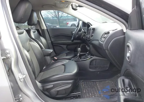 2018 Jeep Compass Altitude 4X4 из США, поврежденный, VIN 3C4NJDBB2JT433591